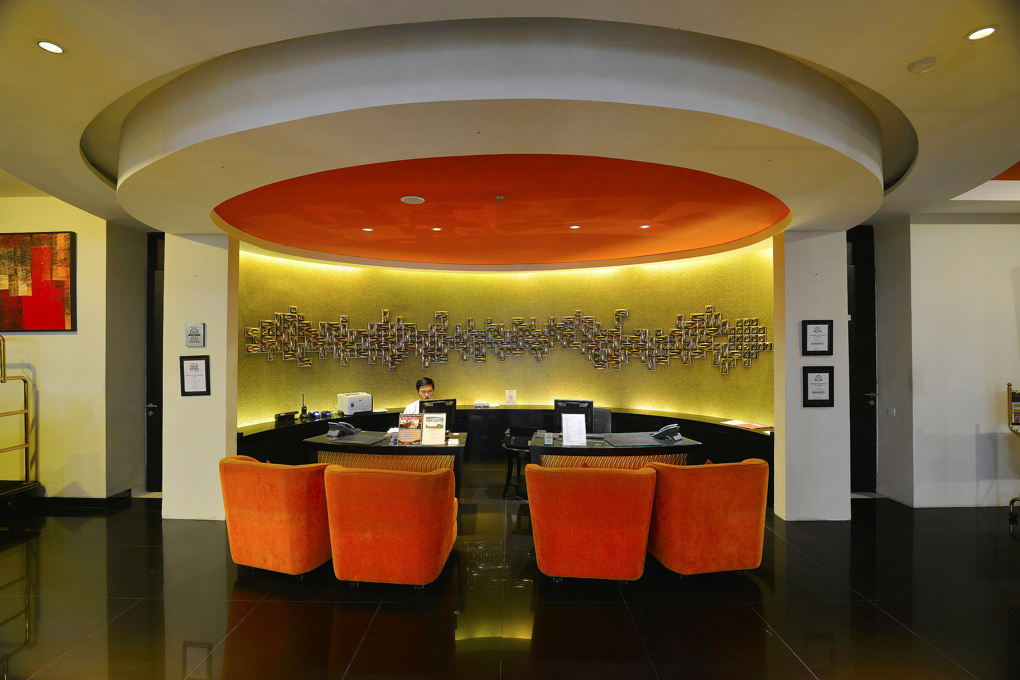 100 Sunset Kuta Hotel & Ballroom Екстер'єр фото